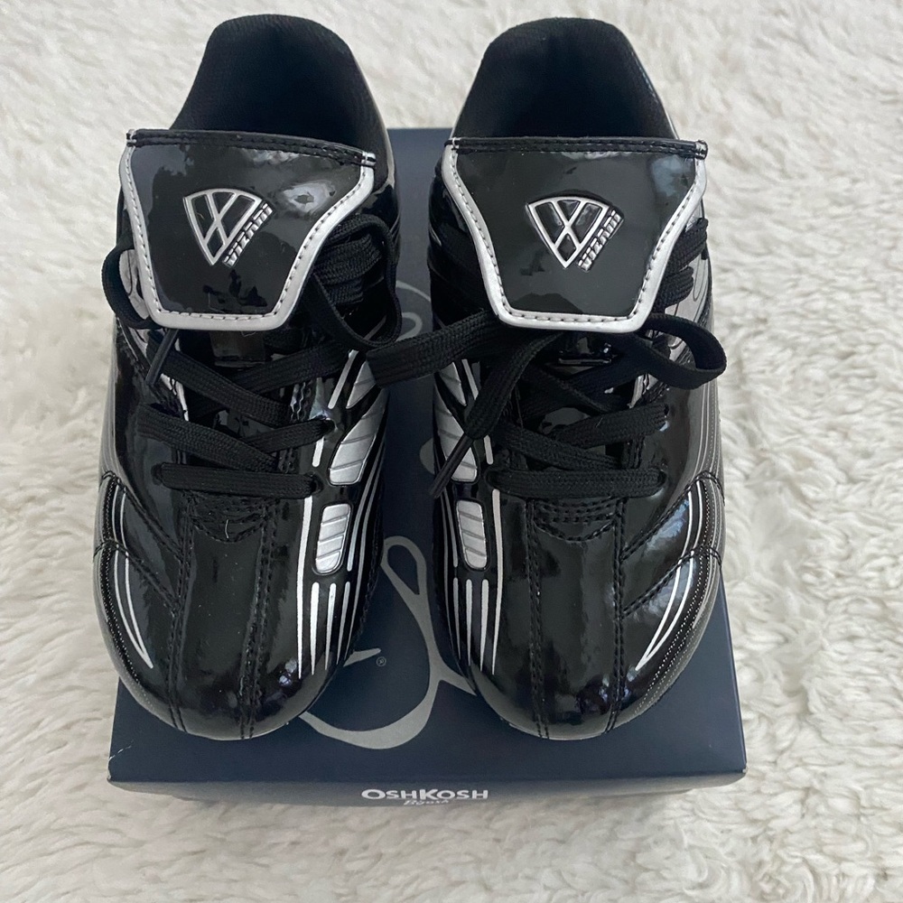OshKosh B'gosh Toddler Sneakers Shoes - Black and White Size 11 New without tags